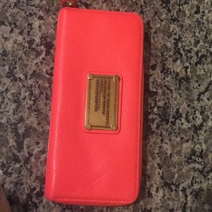 Coral Marc Jacobs q slim wallet limited edition